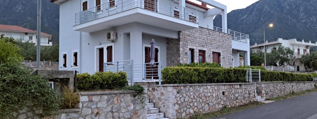 Light Blue House 3 Apartments พูลิธรา ภายนอก รูปภาพ