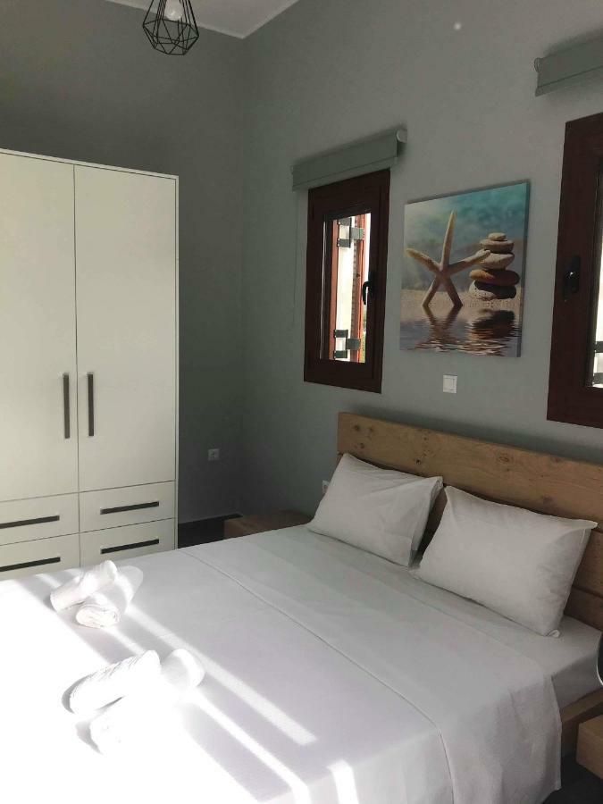 Light Blue House 3 Apartments พูลิธรา ภายนอก รูปภาพ
