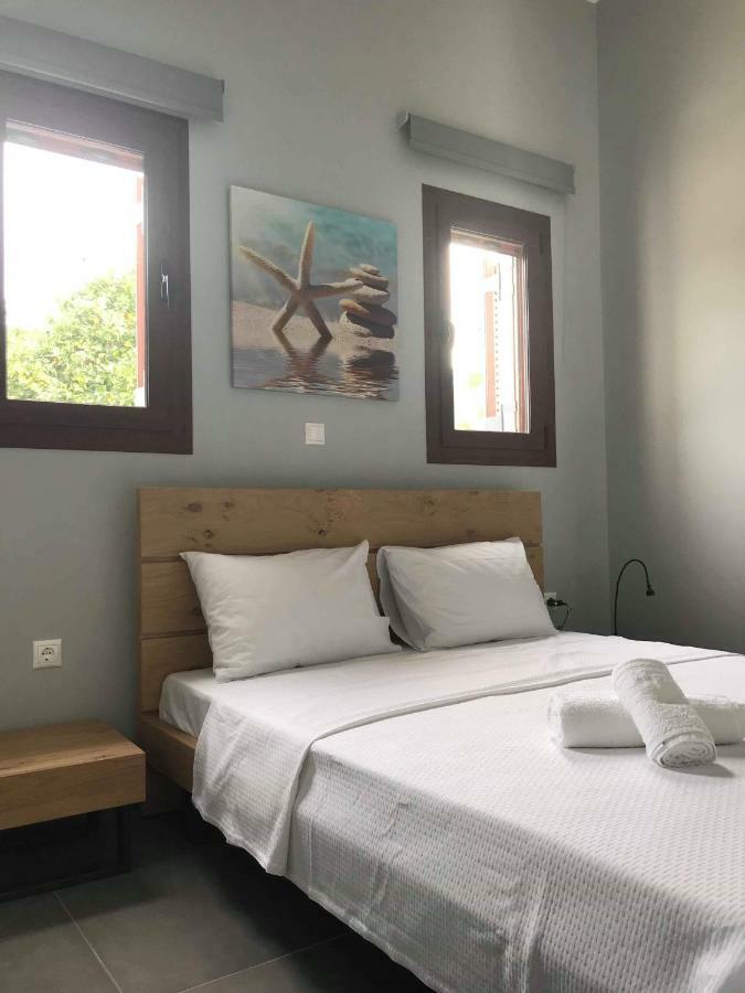 Light Blue House 3 Apartments พูลิธรา ภายนอก รูปภาพ