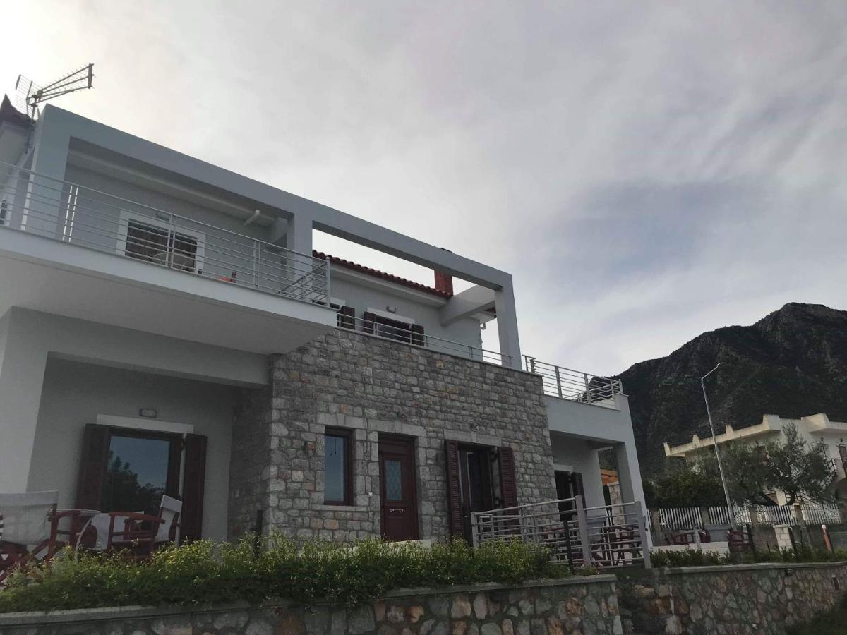 Light Blue House 3 Apartments พูลิธรา ภายนอก รูปภาพ